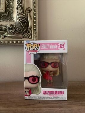 Funko Pop! Elle with Bruiser Pink Boxed Figure - Legally Blonde